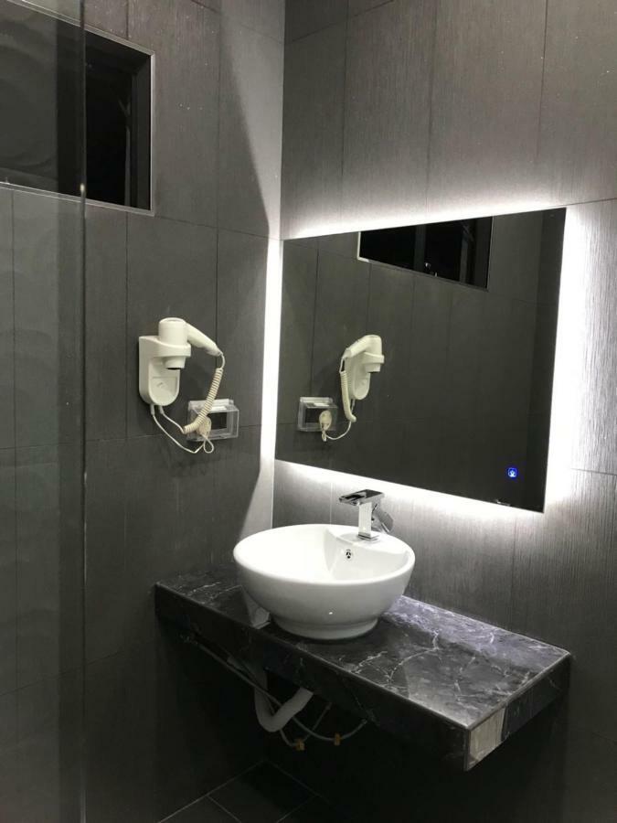 Homestay Stardow~星窗名宿~ Johor Bahru Ngoại thất bức ảnh