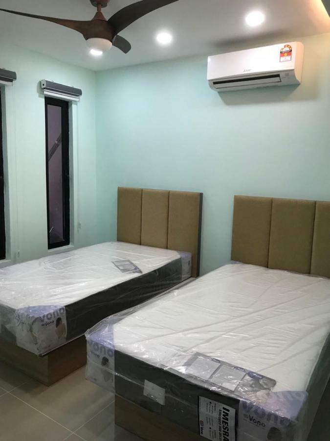 Homestay Stardow~星窗名宿~ Johor Bahru Ngoại thất bức ảnh