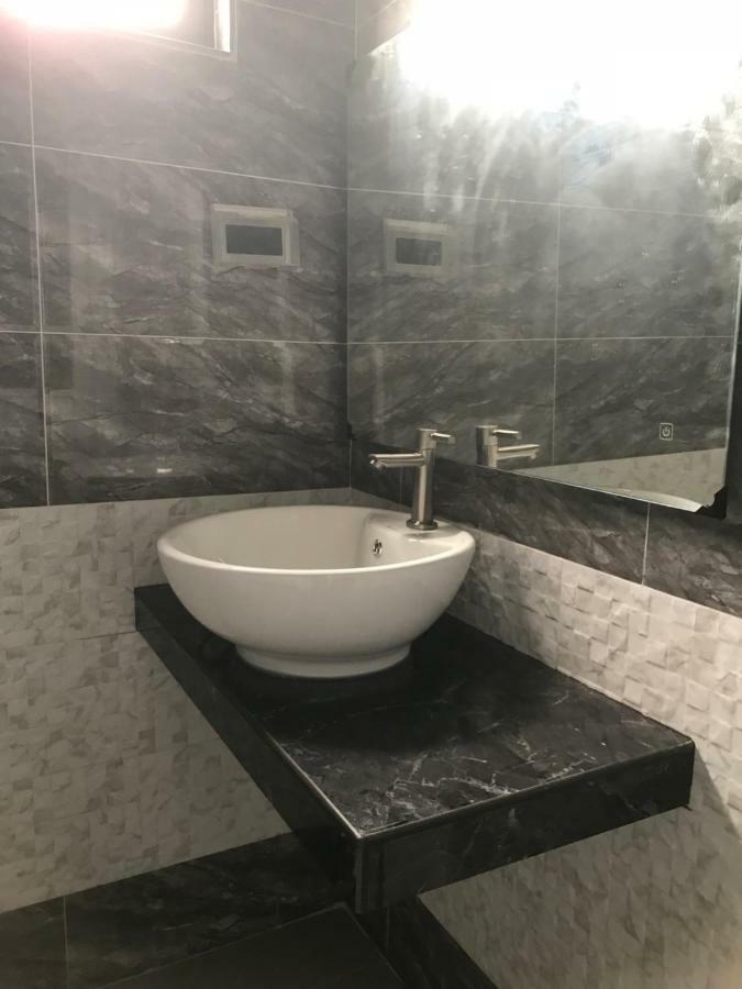 Homestay Stardow~星窗名宿~ Johor Bahru Ngoại thất bức ảnh